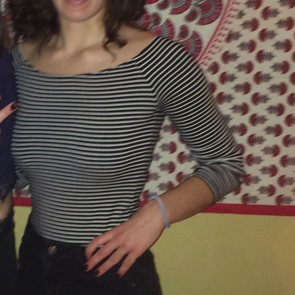 Cute off the shoulder top from American Apparel - Picture 3 of 3